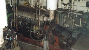Двигатель 3Д6 теплохода Москва-175. Запуск и работа на разных оборотах.