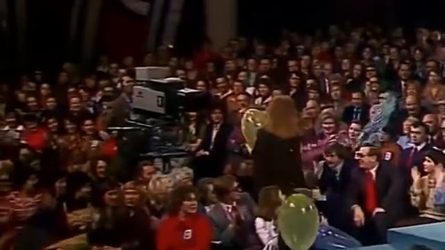 Алла Пугачева - Звёздное лето (Песня-79) смотреть онлайн
