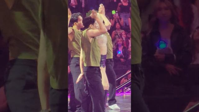 Jeon Somi 전소미 Fast Foward + DUMB DUMB + The Way at MCOUNTDOWN KCON LA 2024 Day 3 Fancam смотреть онлайн