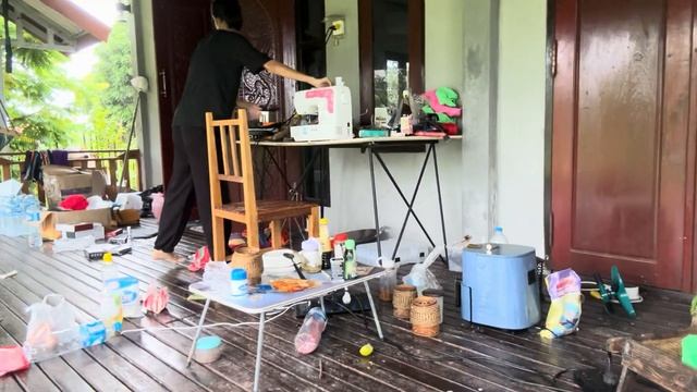 Расскажу про наши ближайшие планы пока пью кофе. Птиц пришел за молоком. Лай шьет гамак в машину смотреть онлайн