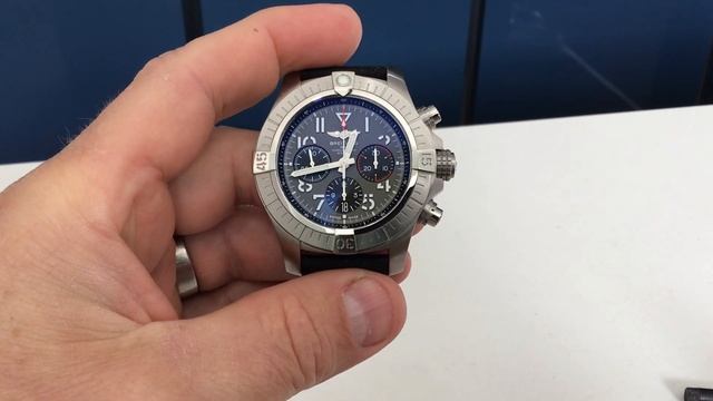 Breitling Avenger Chronograph B01 Boutique Edition 1 of 500 смотреть онлайн