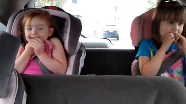 Abby and Madi lip sync One Direction смотреть онлайн