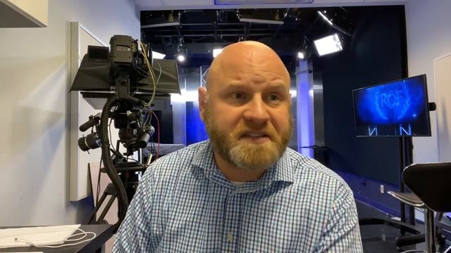 Elizabeth Warren DROPS OUT - Live Chat смотреть онлайн
