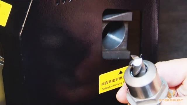 Станок для заточки концевых фрез Optimum MR-X1 смотреть онлайн