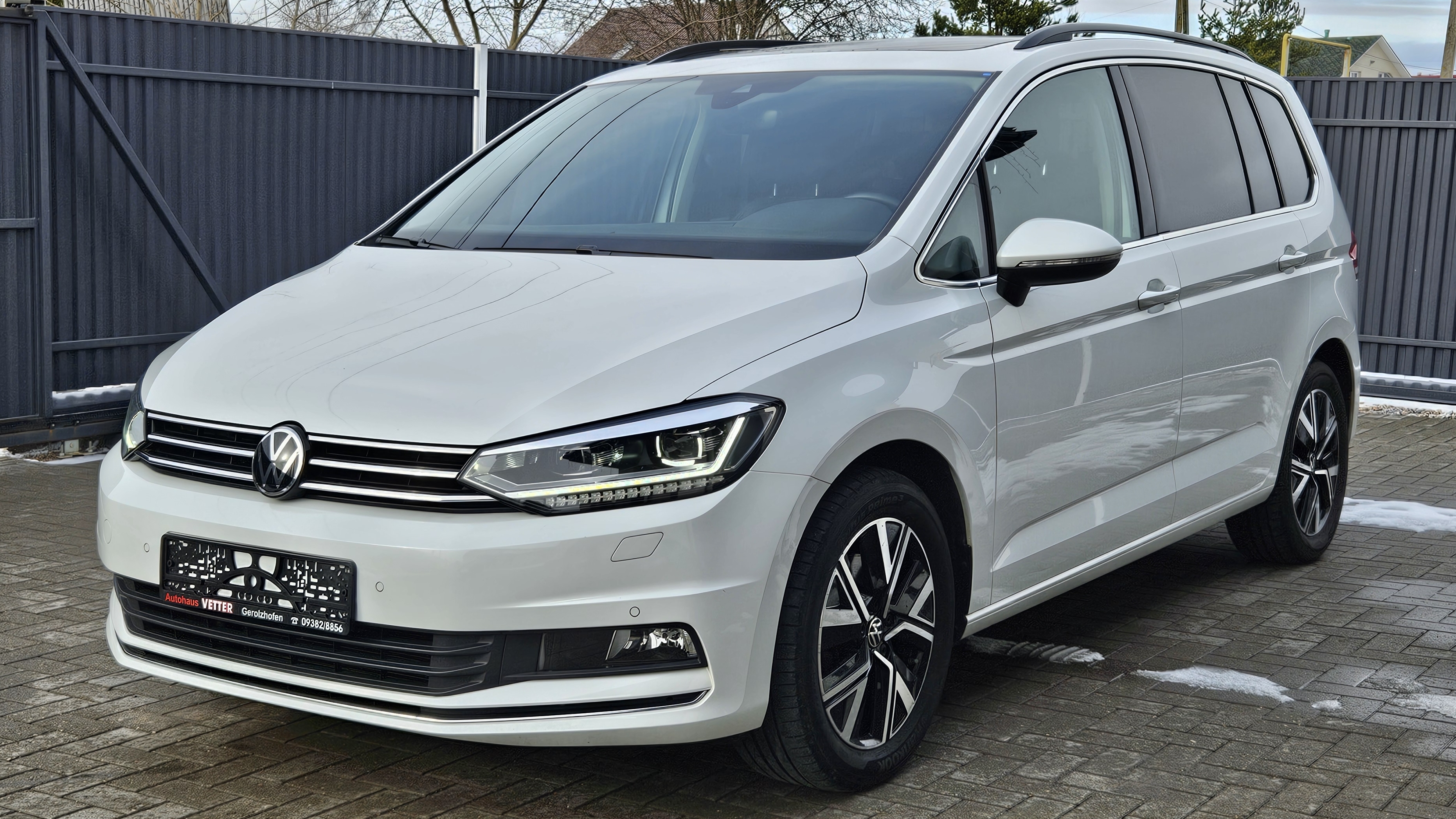 VW Touran Highline 7мест 2021! 1.5 TSI 150 hp. DSG7! Led кокпит, панорама, камера, webasto, фаркоп! смотреть онлайн