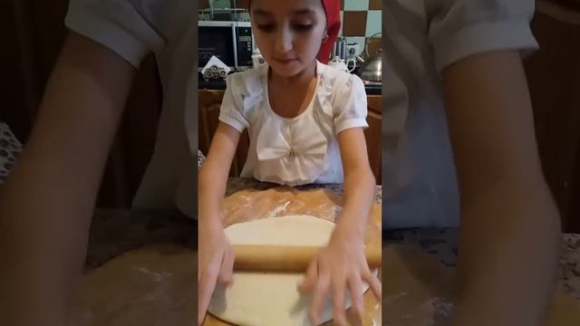 Ася Готовит пиццу!!!! Часть1😉😉😉😉😉 смотреть онлайн