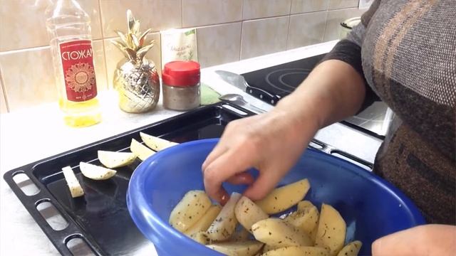 Картошка по селянски в духовке.