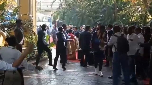 Cricket players of India and West Indies reach Bhubaneswar for 3rd One dayer at Barabati stadium . смотреть онлайн