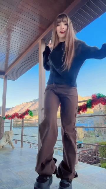 Что вам подарили на НГ? #dance #рекомендации #тренды #топ #newjean #tiktok #танцы смотреть онлайн