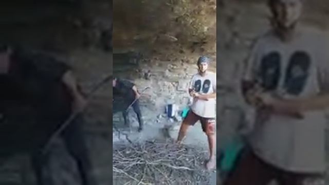 Варим сыр в пещере, на берегу Ливийского моря.