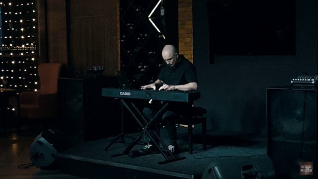 Elvis Presley - Can't help in falling love (Live piano cover) смотреть онлайн