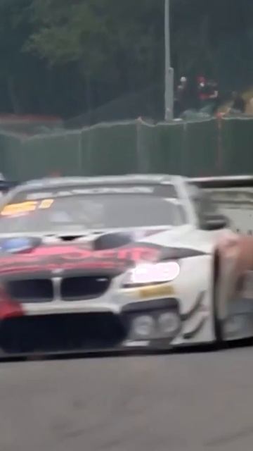 BMW crashes OUT OF NOWHERE at Spa 😳 смотреть онлайн