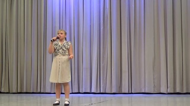 Старый забытый вальсок поет Тараненко Олеся (9 лет) смотреть онлайн