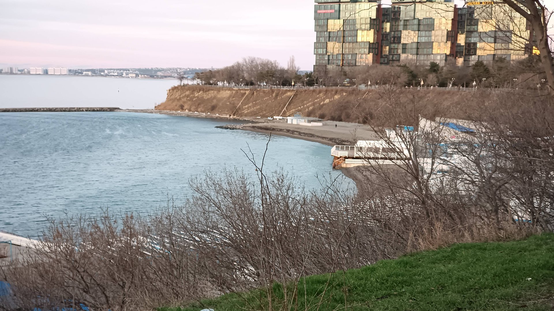 Анапа. Аня и Рома на прогулке в Анапе. смотреть онлайн