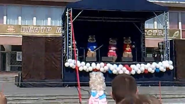 Рефтинский танец бурундуков.mp4