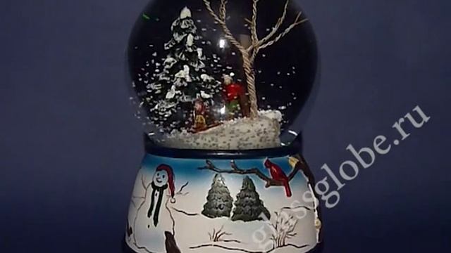 Снежный шар "На горке" / Glassglobe.ru / смотреть онлайн