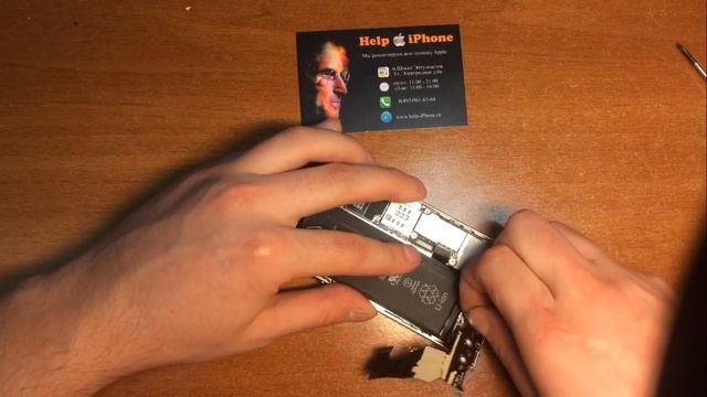 Как правильно снять аккумулятор на iPhone 5s ремонт iPhone ( айфона ) смотреть онлайн