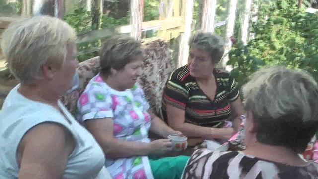 женщины уже чай пьют смотреть онлайн