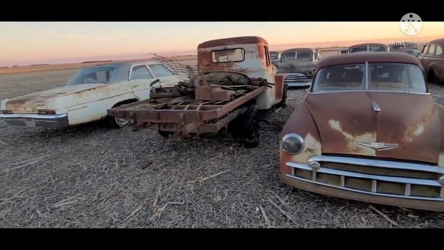 Out of the Woods: Nebraska Chevrolet collection tour! 1940s, 1950s, + 1960s car & truck walk around смотреть онлайн