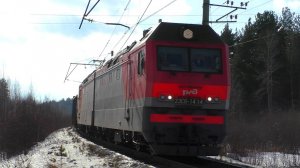 2ЭС6-1414 "Синара" с грузовым поездом и приветливой бригадой