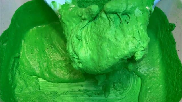Green thick paste 💚💭Squeezing sponges asmr смотреть онлайн