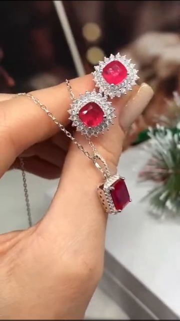 Кулон и серьги малиновый камень Серебро смотреть онлайн