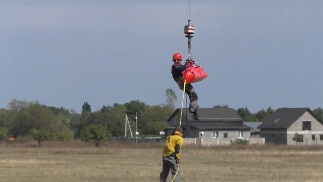 Работа с носилками спасательными вертолетными МСНС - В на внешней подвеске вертолета. смотреть онлайн