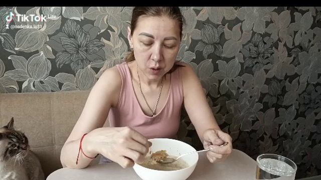 Мукбанг щи из кислой капусты🥘😇 🥘