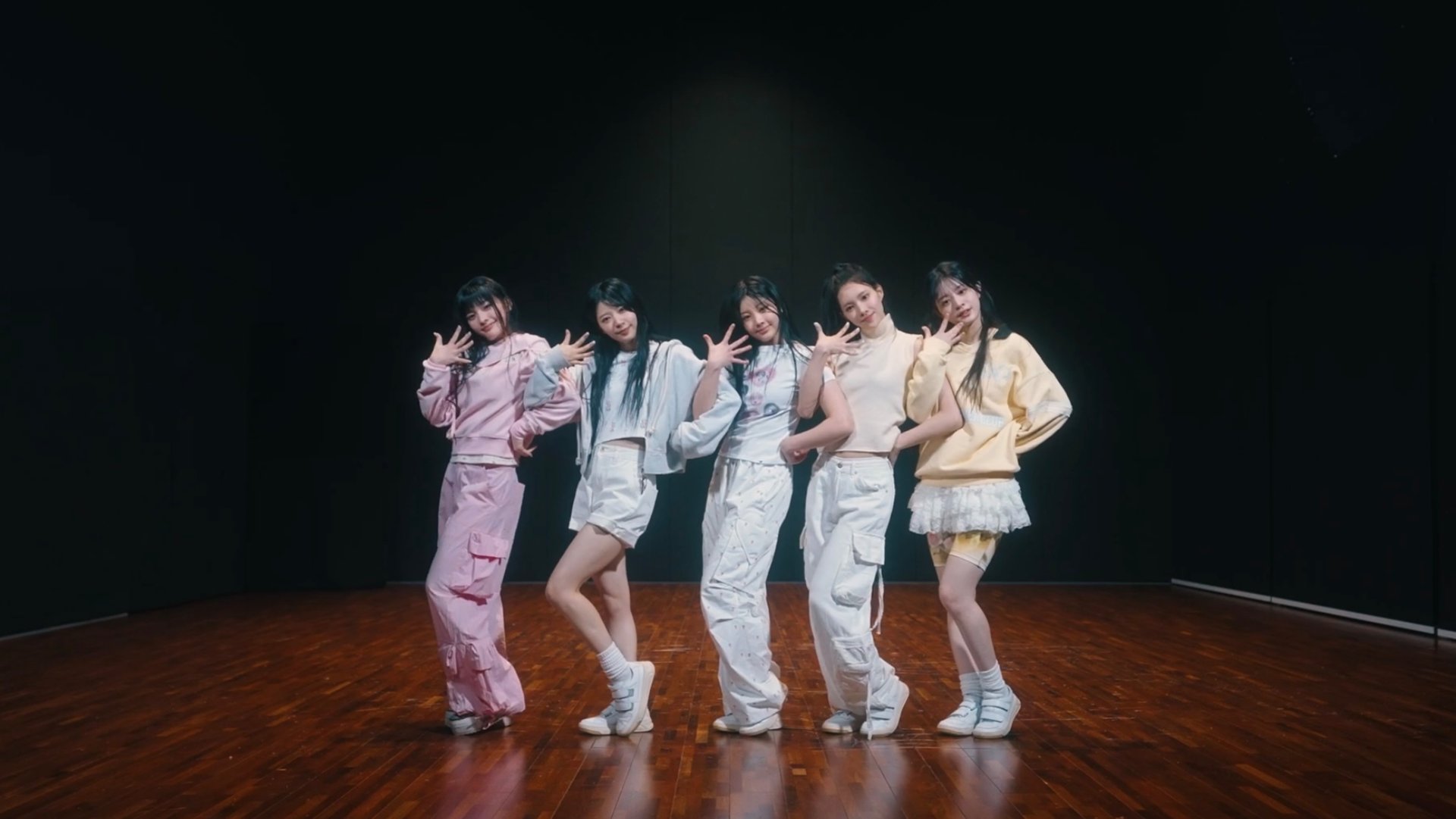 ILLIT - ‘Magnetic’ dance practice [MIRRORED] смотреть онлайн