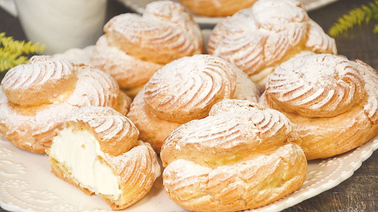 🔥 Заварные пирожные с кремом, напоминающим сливочное Мороженое! 😍 Попробуйте и влюбитесь! 💖 смотреть онлайн