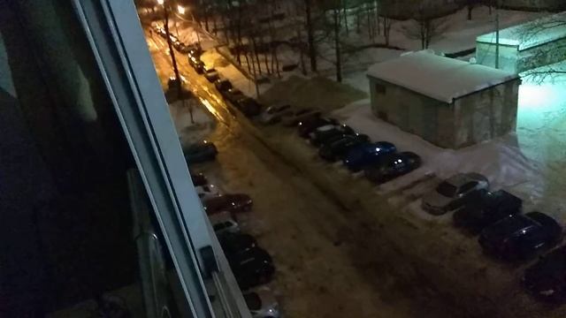 Появилась за ночь в колеях машин вода