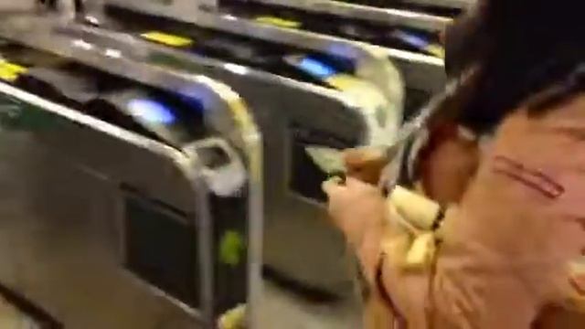 You can easily enter with transportation smart card смотреть онлайн