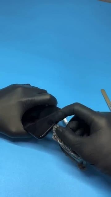 Ремонт iPhone: как это туда попало? смотреть онлайн