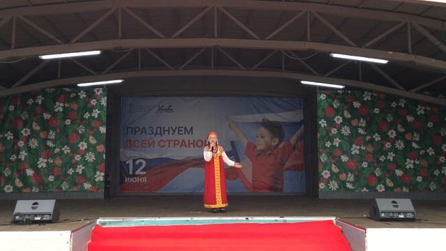 Концерт в Химках. Тараненко Олеся поёт «Семеновну» смотреть онлайн