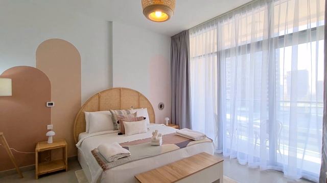 Charming Tropical Apartment Minutes To Dubai Mall смотреть онлайн