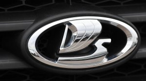 Lada Iskra 2025 в серебристом цвете показали «вживую»: такую модель мы еще не видели