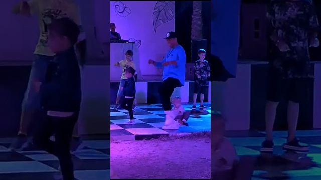 BM Beach Hotel 4* Эмират Рас-эль-Хайма ОАЭ детская дискотека в отеле