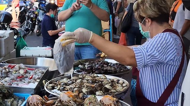Best Selling SEAFOOD Vendor "Da’s Crab" in BANGKOK Chinatown смотреть онлайн