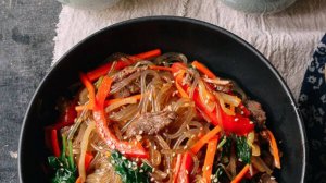 Фунчоза с потрясающей заправкой – просто пальчики оближешь! 🍜