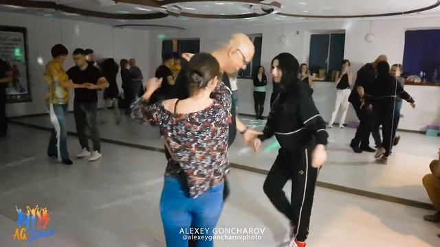 Salsa On 2 New York With Mario Hazarika With Two Partners Daria Milshina & Daria Pevna
