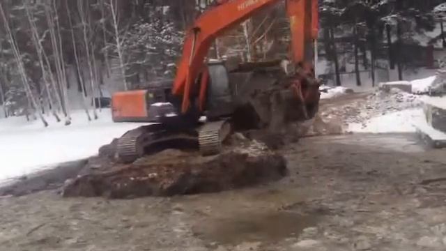 Экскаватор Hitachi ZX 330 - Компания NEGVES , Аренда спецтехники в Москве смотреть онлайн