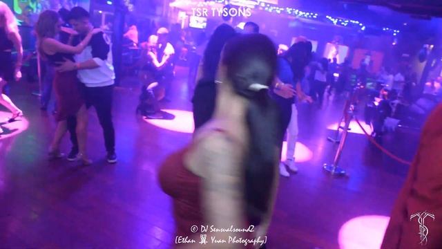 DJ EMERZIVE & SUSAN Bachata Social Dance At TSR TYSONS смотреть онлайн