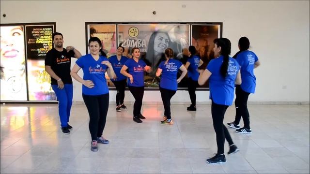 La Vida Es Un Carnaval - Celia Cruz - La Rumbera, estudio de Baile y Fitness смотреть онлайн