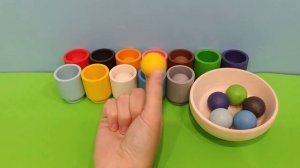 Развивающее видео для Детей Учим цвета выбираем шарики и ищем стаканчики Поем песенку