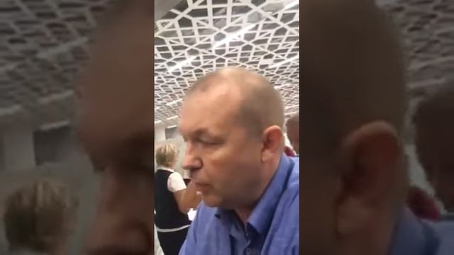 Забастовка пассажиров авиакомпании азур эйр в Уфе смотреть онлайн