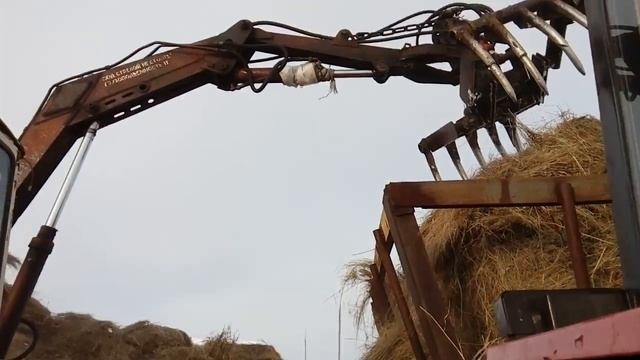 юмз-6л с греферной установкой,гружу сено в корзины смотреть онлайн