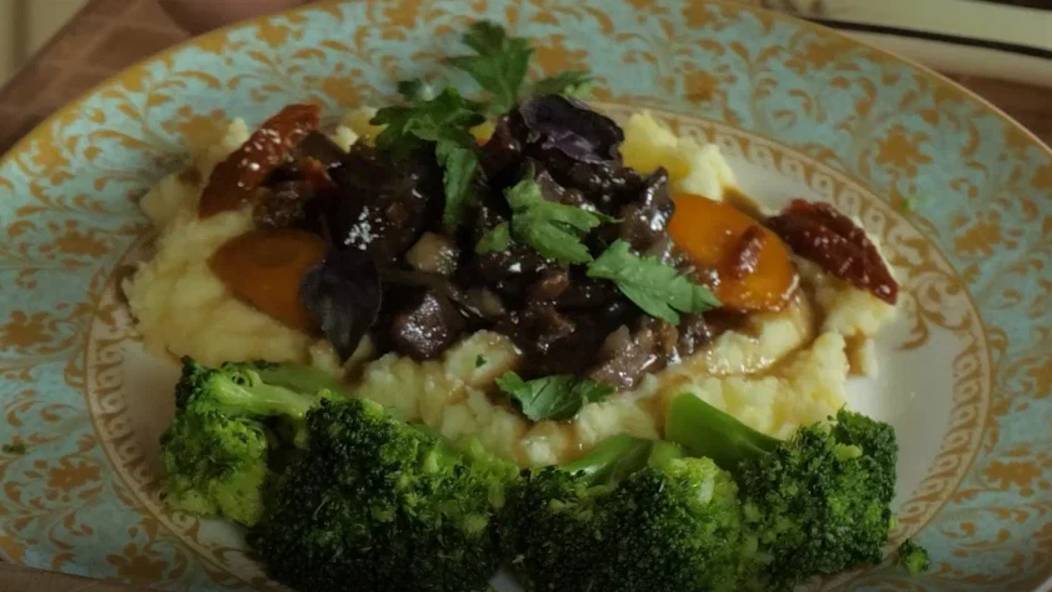 Мясо ягнёнка в гранатовом соусе смотреть онлайн