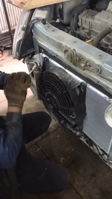 Удаляем рыжики, замена радиатора кондиционера, заправка кондиционера в #alexauto #stavropol #granta смотреть онлайн