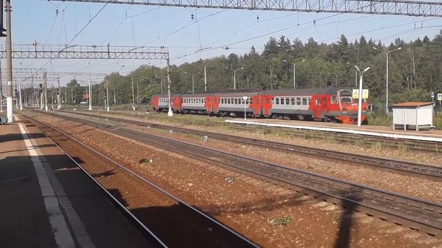 4-ёх вагонный электропоезд эд4м на станции Бекасово-1 смотреть онлайн