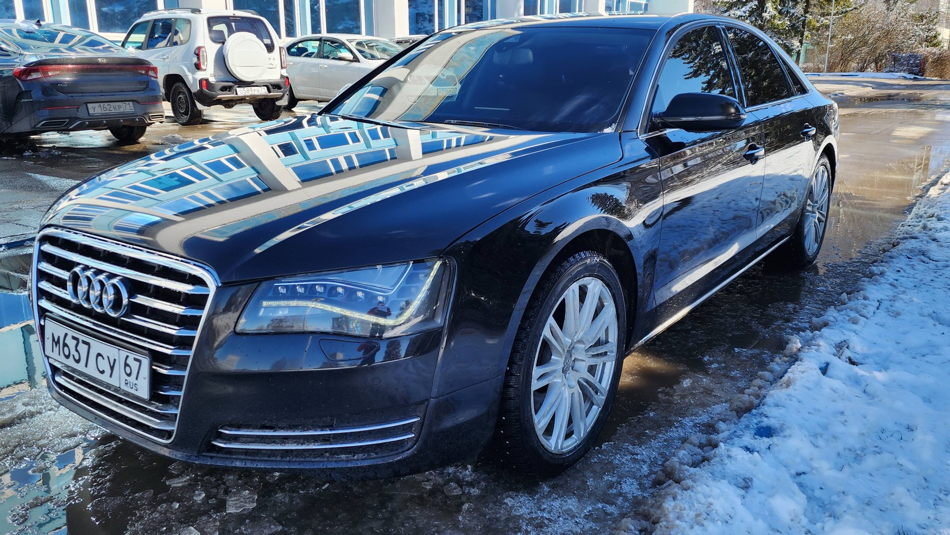 Audi A8 4.2 FSI Quattro Tiptronic (372 л.с.)